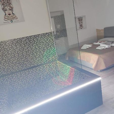 Moro Rooms Catania Bagian luar foto