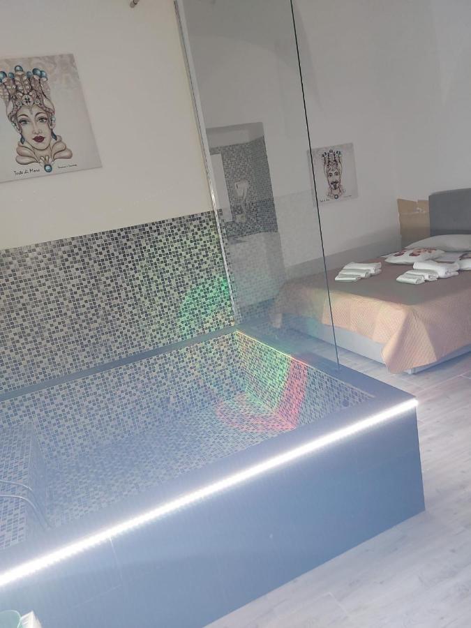 Moro Rooms Catania Bagian luar foto