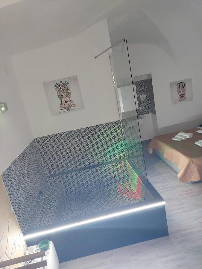 Moro Rooms Catania Bagian luar foto